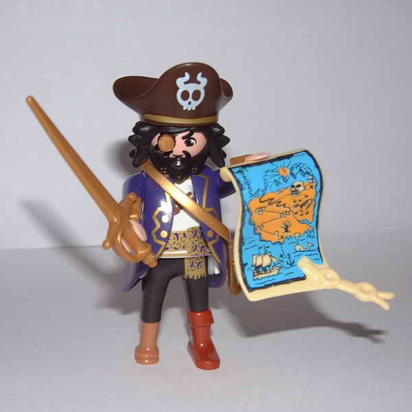 01 Pirate Pact with the Super 4 · Sharkbeard - figure