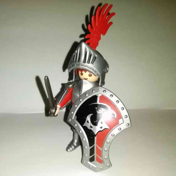 10 - A Knight with Honour · Medieval Knight - figure